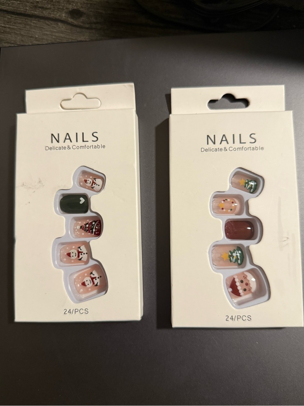 Holiday Press-On Nail Set in Green and Red